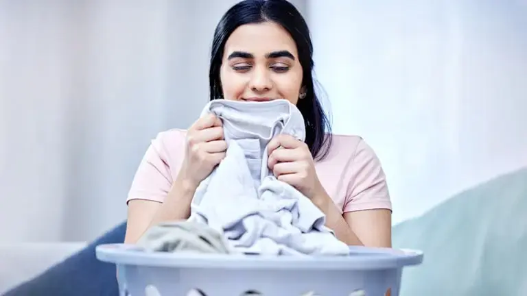 How To Whiten Yellowed Clothes And Keep Them Bright For Longer